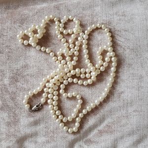 Pearl necklace